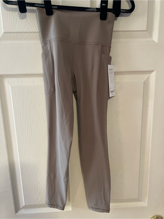 Athleta Pants - Athleta Salutation Stash Cinch 7/8 Tight XXS Taupe Ruched Back Leggings NWT